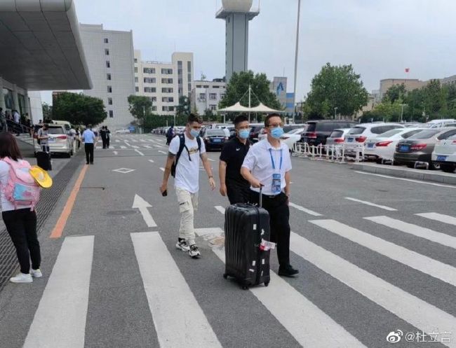 《私家侦探》曝正片片段 2025-06-06 近日，犯罪悬疑电影《私家侦探》发布“危险证词”正片片段及一组剧照。