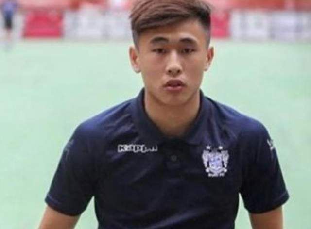 把自己装进行李箱